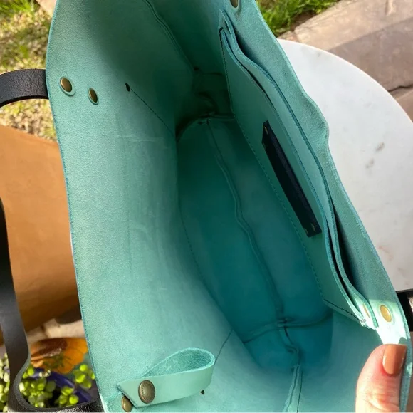 SOLD Portland Leather Goods Mint Smooth Leather Tote - Picture 13 of 16